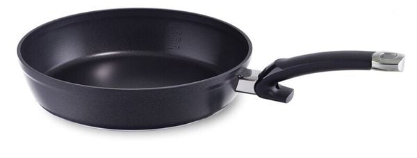 Chảo chống dính Fissler Protect Alux Premium 24cm made in Germany màu đen
