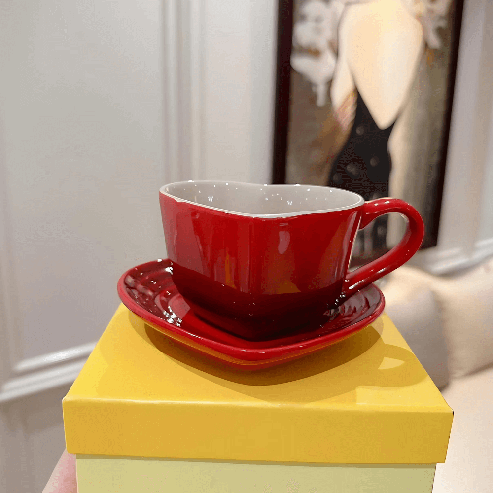 Set cốc trái tim kèm đĩa lót Le Creuset màu đỏ