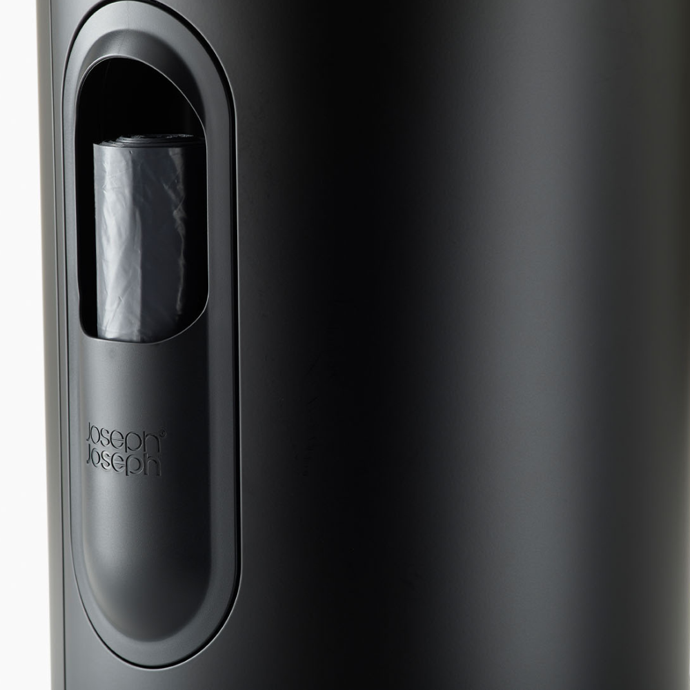 Thùng rác có bàn đạp Joseph Joseph 30149 30L màu đen carbon