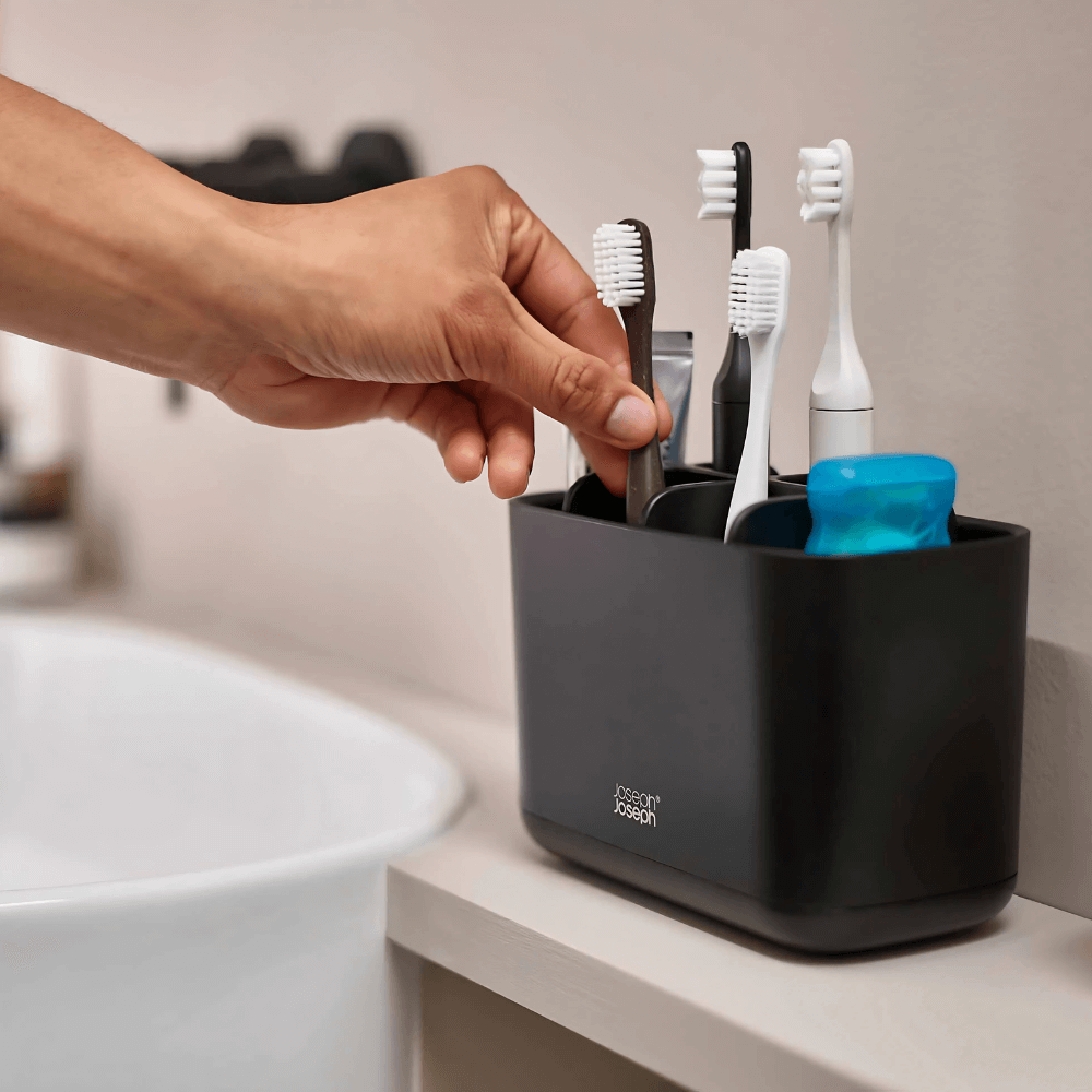 Hộp đựng bàn chải đánh răng tự khô Joseph Joseph 70599 cỡ lớn màu đen