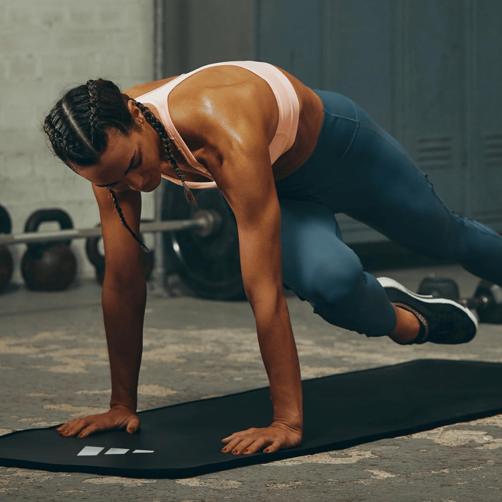 Thảm tập Yoga Adidas màu xám viền đen