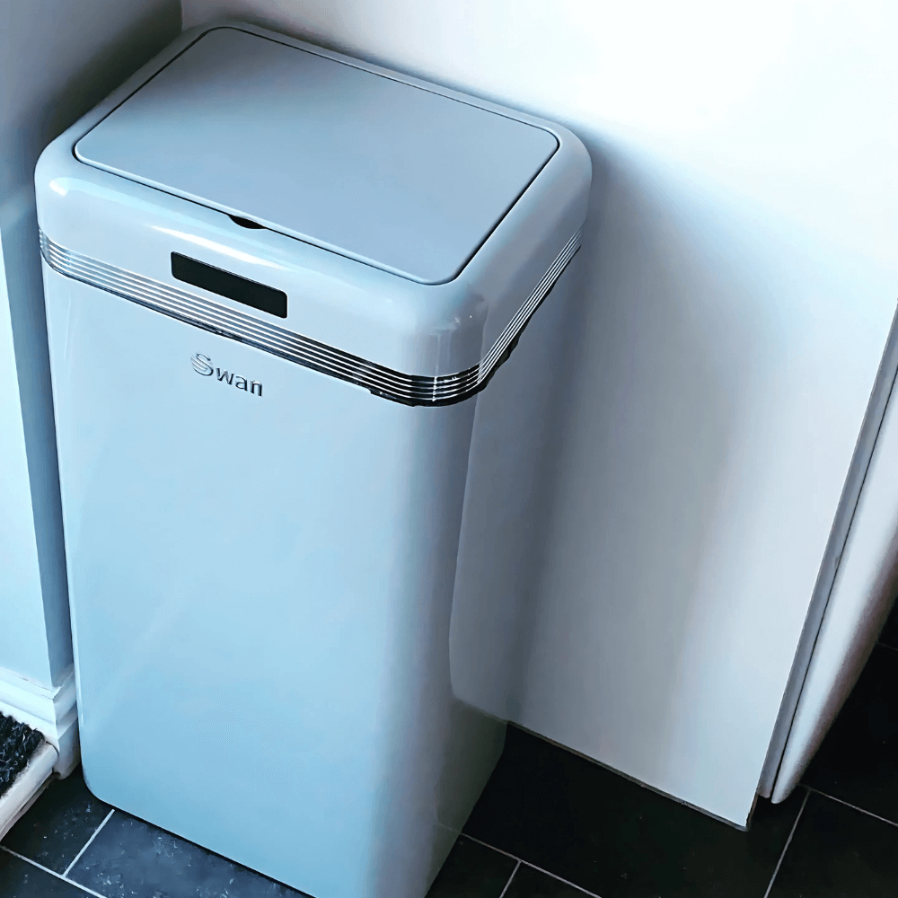 Thùng rác cảm ứng 45L SWAN màu xanh Blue