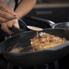 Chảo đúc cao cấp Tefal Robusto có miệng rót 22cm E2490344