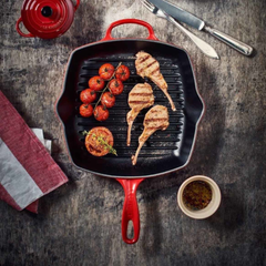 Chảo gang nướng Le Creuset hình vuông 26cm màu đỏ cheery
