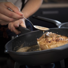 Chảo đúc cao cấp Tefal Robusto có miệng rót 24cm E2490444