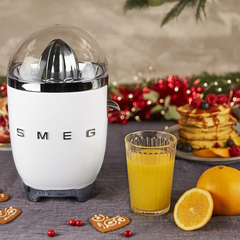 Máy vắt cam SMEG CJF11WHEU màu trắng