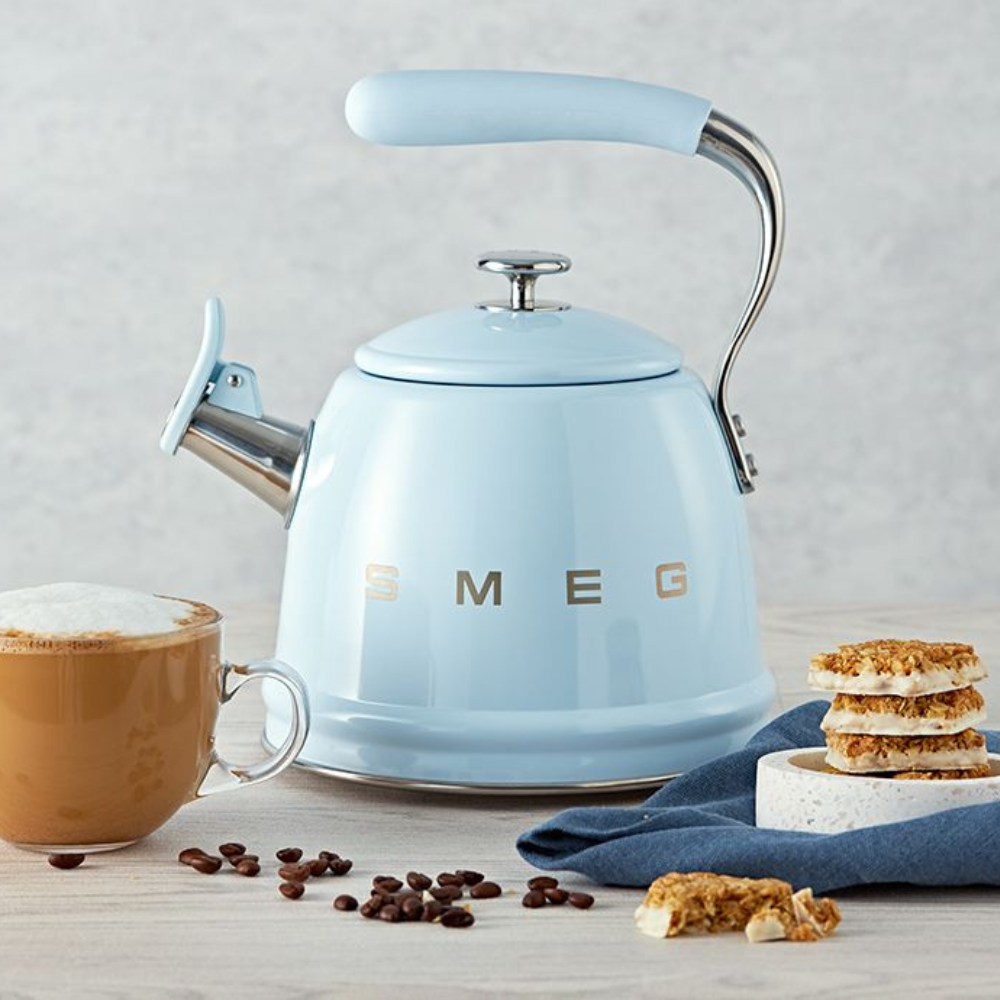 Ấm đun từ thổi sáo SMEG CKLW2001PB màu xanh da trời