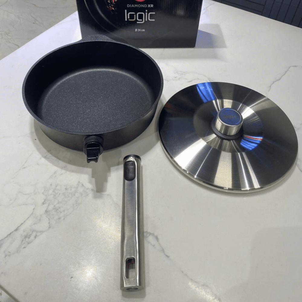 Chảo gang nhôm WOLL Diamond XR Logic 24cm có nắp