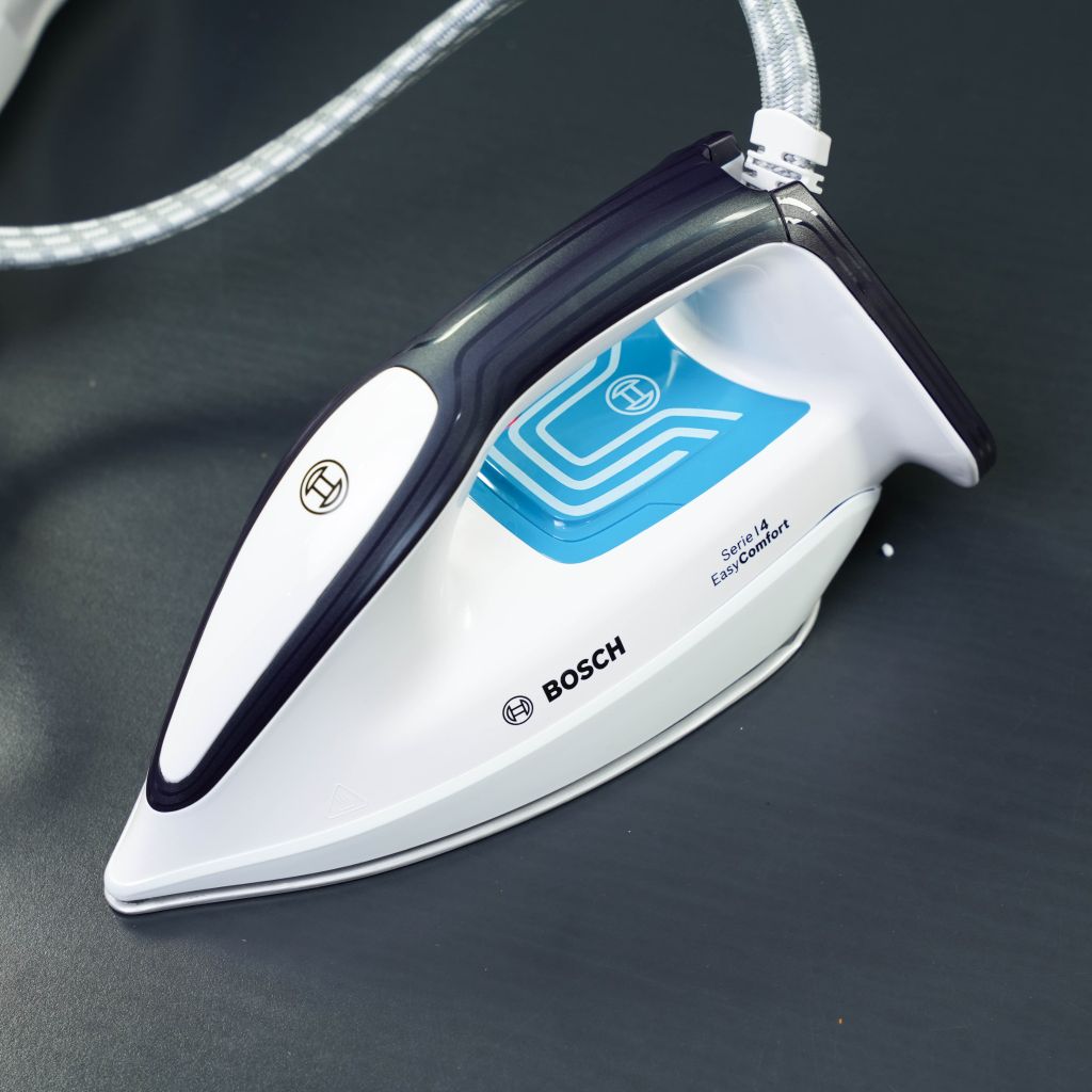 Bàn là hơi nước BOSCH TDS4050 màu xanh